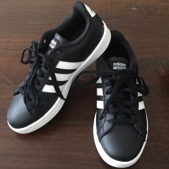 le adidas in bianco e nero nube forma le scarpe da ginnastica poshmark le adidas in bianco e nero nube forma le scarpe da ginnastica poshmark